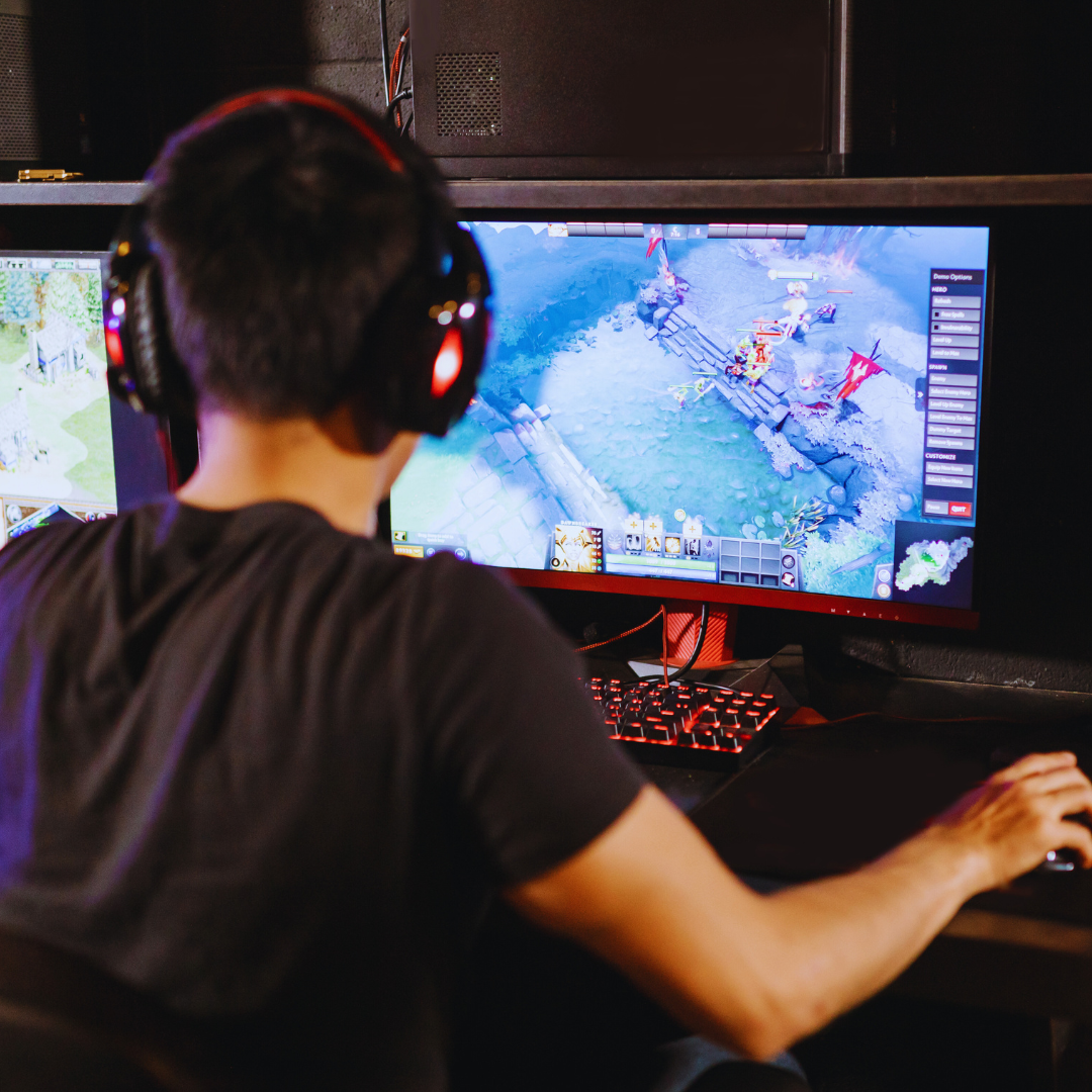 The Pros and Cons of Mobile Gaming vs PC Gaming: A Comparative Analysis