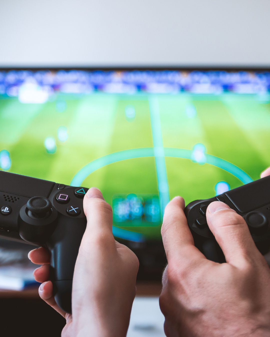 The Rise of Cross-Platform Gaming: Enhancing Connectivity and Player Experience Across Devices